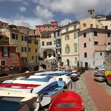 Casa Del Poeta By Holiday World * Tellaro